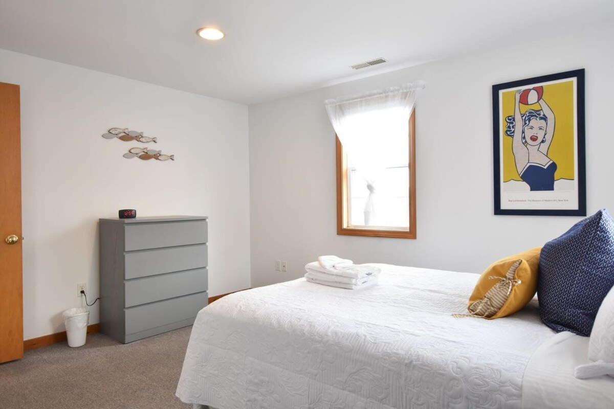 12216 - Beautiful Views Of Cape Cod Bay Access To Private Beach Easy Access To P-Town Truro Eksteriør billede