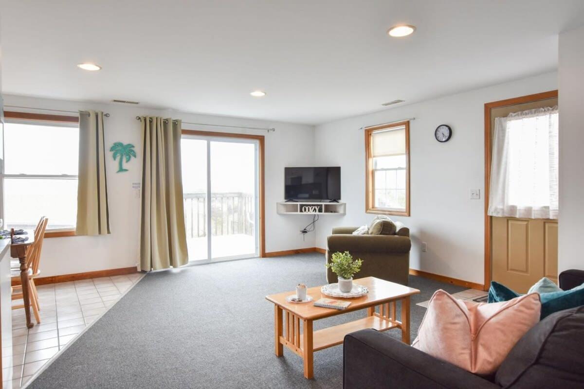 12216 - Beautiful Views Of Cape Cod Bay Access To Private Beach Easy Access To P-Town Truro Eksteriør billede