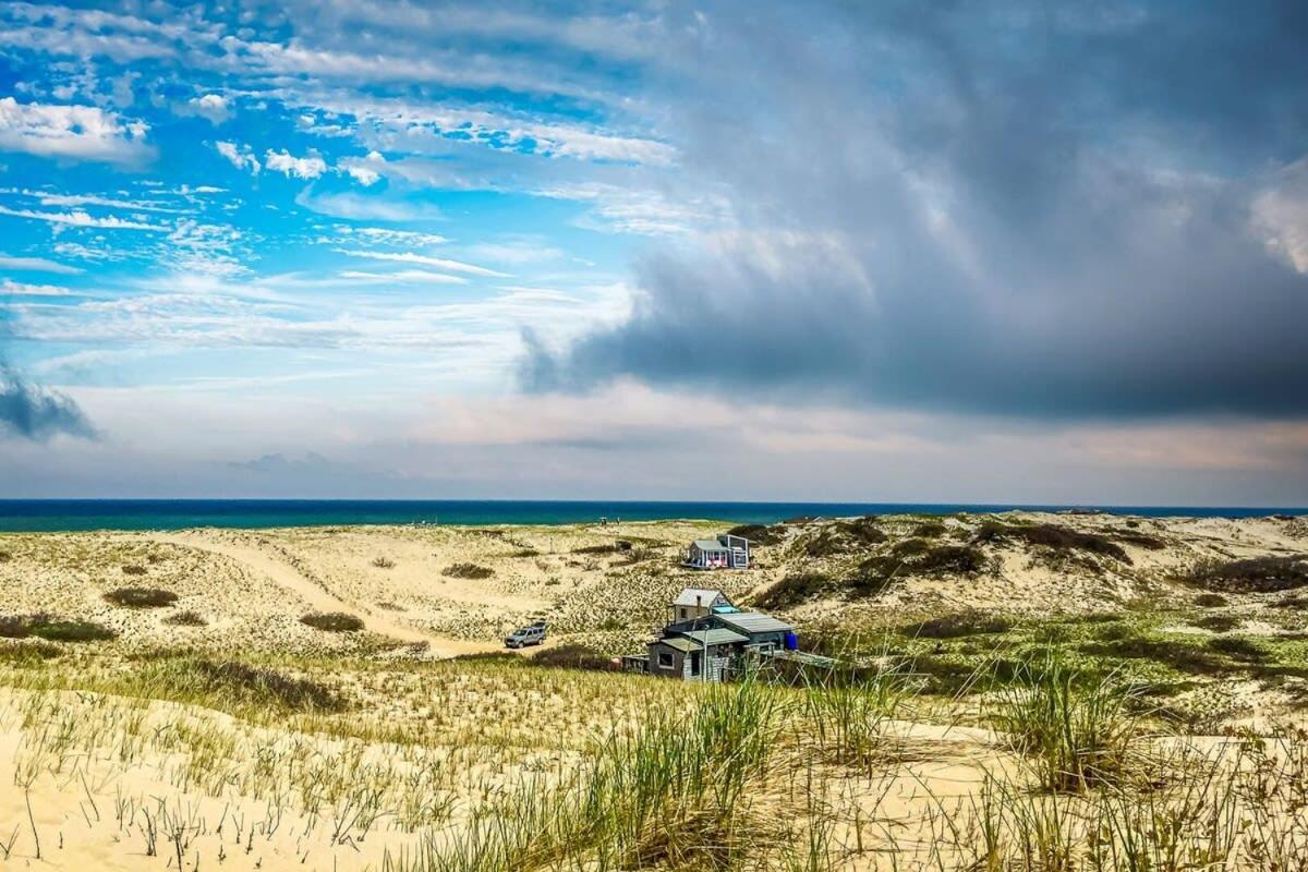 12216 - Beautiful Views Of Cape Cod Bay Access To Private Beach Easy Access To P-Town Truro Eksteriør billede