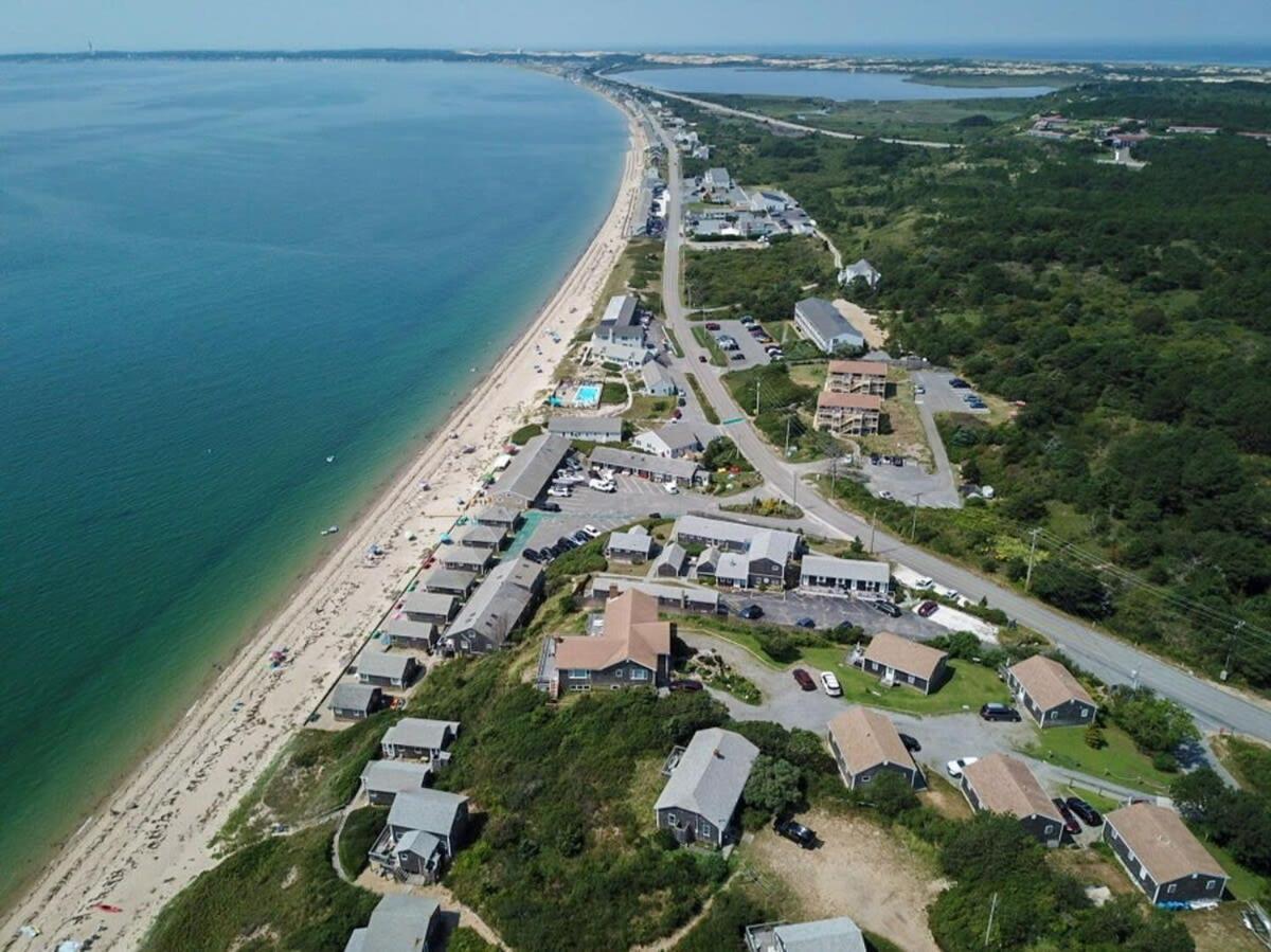 12216 - Beautiful Views Of Cape Cod Bay Access To Private Beach Easy Access To P-Town Truro Eksteriør billede